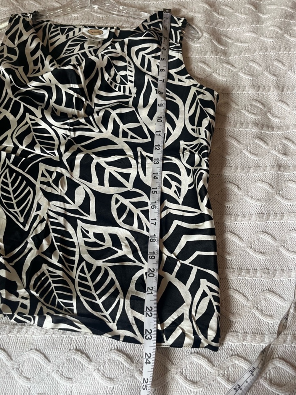 Talbots Silk BW Leaf Print Draped Neck Sleeveless Top Women’s Size 8 - Picture 13 of 14